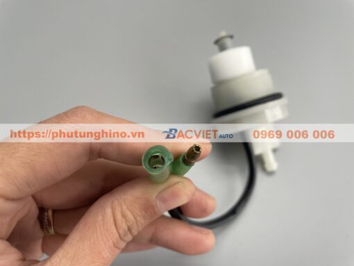 Van nắp lọc thô ISUZU NMR chân 12