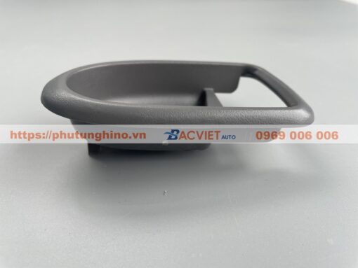 Ốp tay mở cửa trong ISUZU IZ49