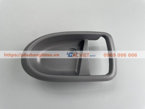 Ốp tay mở cửa trong ISUZU IZ49