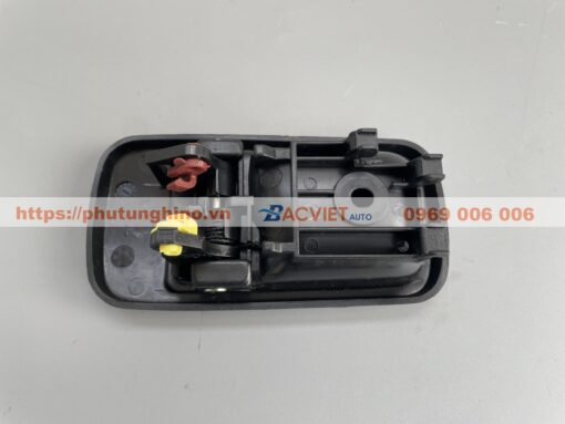 Tay mở cửa trong ISUZU CXZ