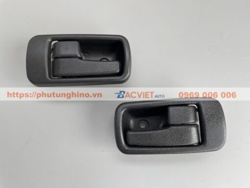 Tay mở cửa trong ISUZU CXZ