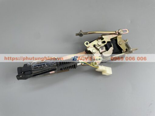 Ổ khóa ngậm cánh cửa ISUZU IZ65