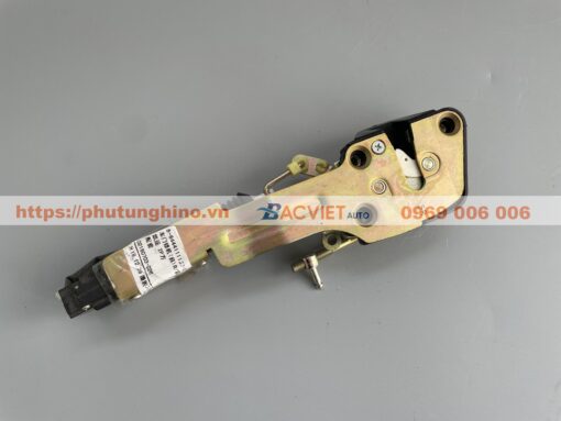 Ổ khóa ngậm cánh cửa ISUZU IZ65
