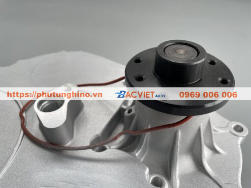 Bơm nước liền nắp cam IZ65