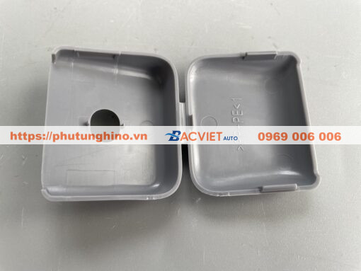 Nắp gài ốp trụ kính ISUZU FVM hãng