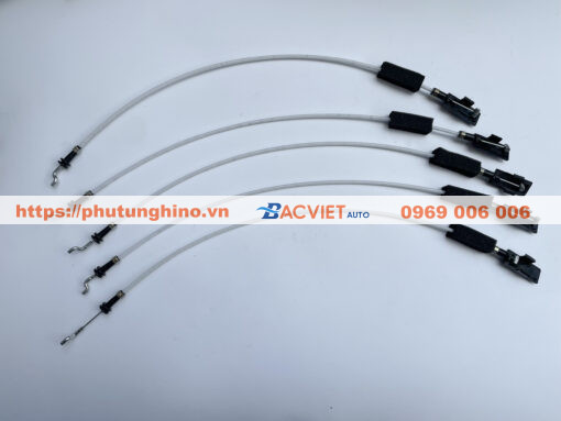 Dây mở cửa trong Mercedes