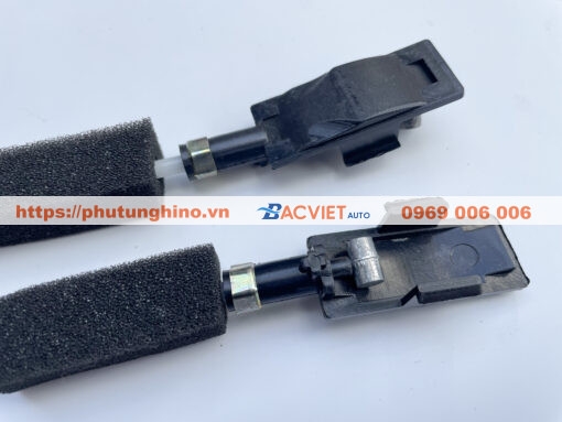 Dây mở cửa trong Mercedes