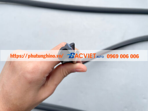 Gioăng kính chắn gió trên ISUZU NLR