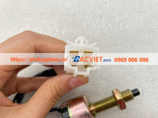 Công tắc chân phanh ISUZU IZ49