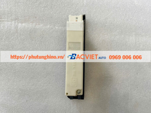 Công tắc nâng hạ kính ISUZU QKR hãng