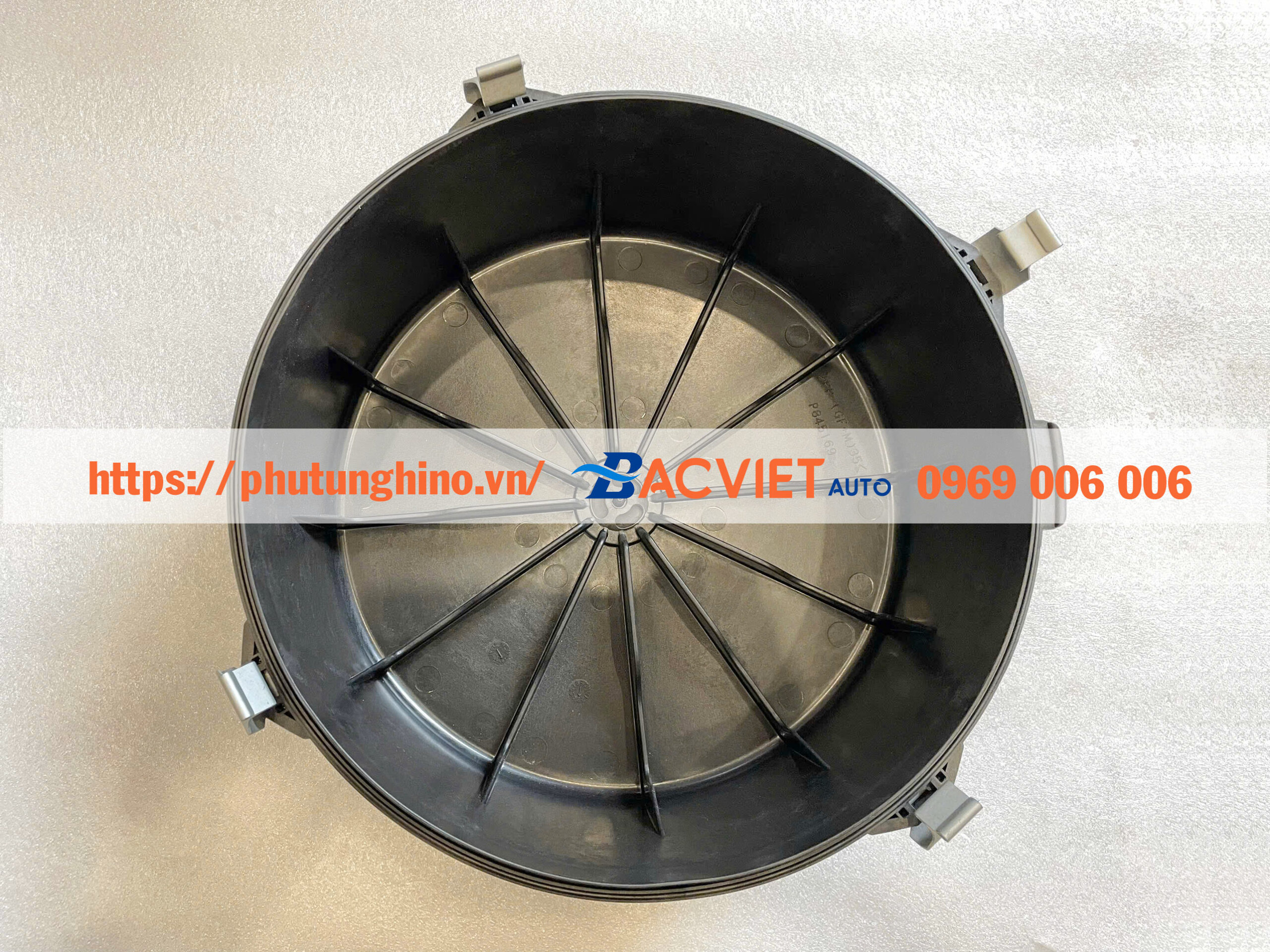 Nắp hộp lọc gió HINO 300 XZU Nắp hộp lọc gió HINO 300 XZU